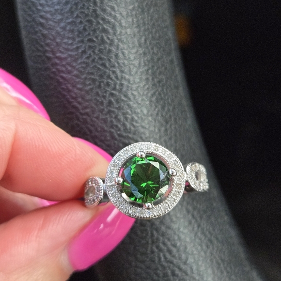 S925 Silver Ring with Green Gemstone Women's Size 6 - Picture 3 of 8